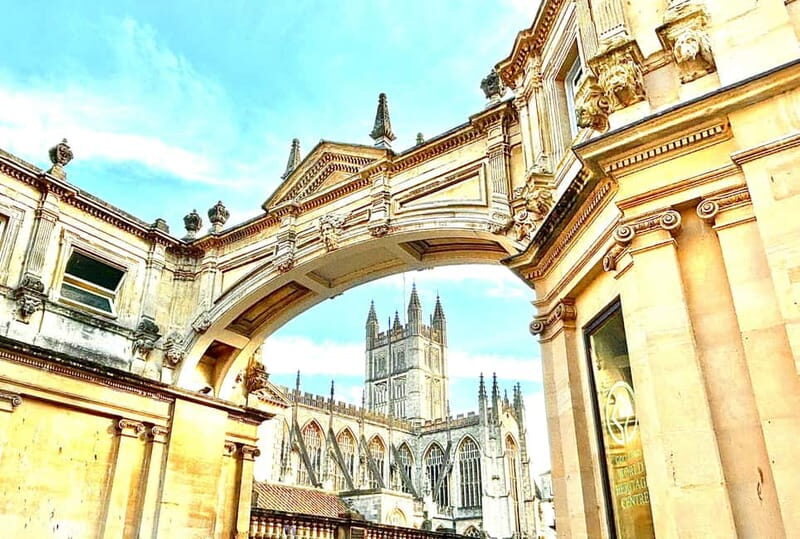 Explore Bath in Spanish: With Olga, local guide - Meeting Olga at Rebecca’s Well: start in the right place