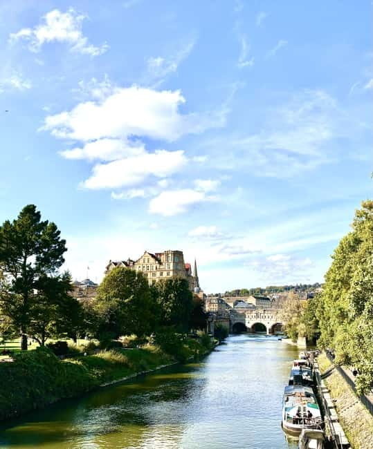 Explore Bath in Spanish: With Olga, local guide - Pump Room and Sally Lunn: where Bath’s water turns into daily life