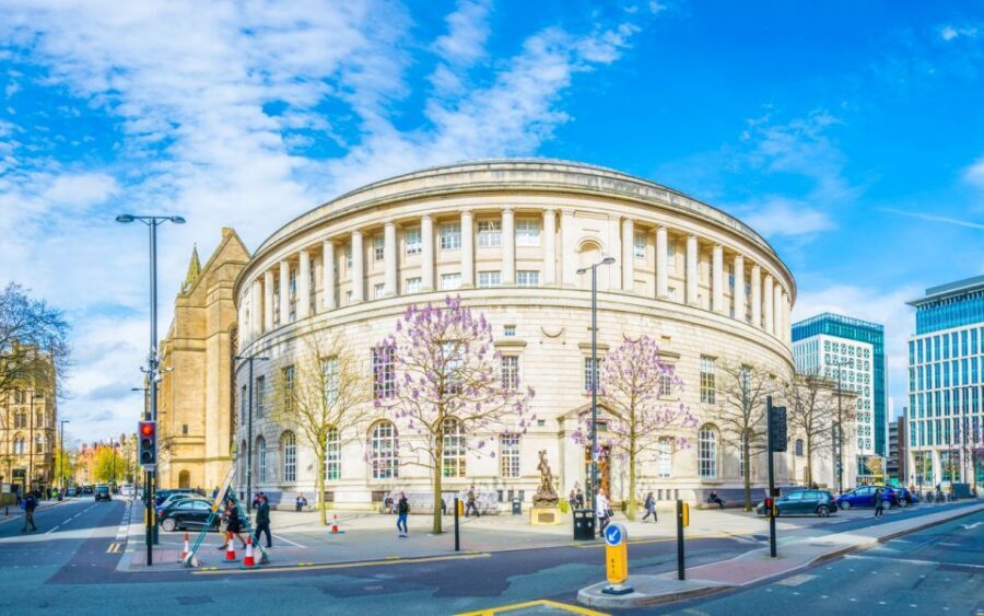 Fascinating Manchester - Private Walking Tour - Entering Manchester from Piccadilly: the Queen Victoria start