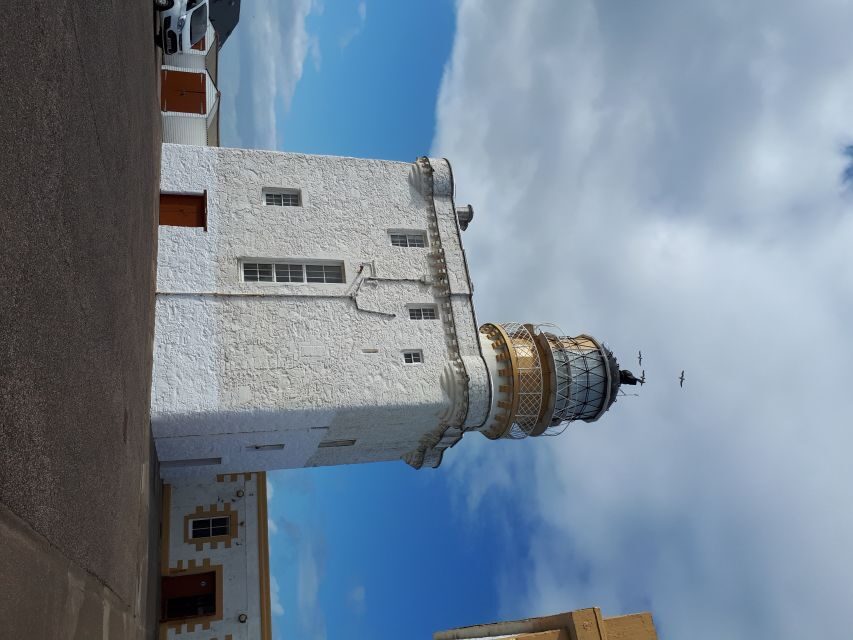 From Aberdeen: Coastal Villages of Aberdeenshire Tour - Fraserburgh harbour life, lighthouse views, and a real-food stop