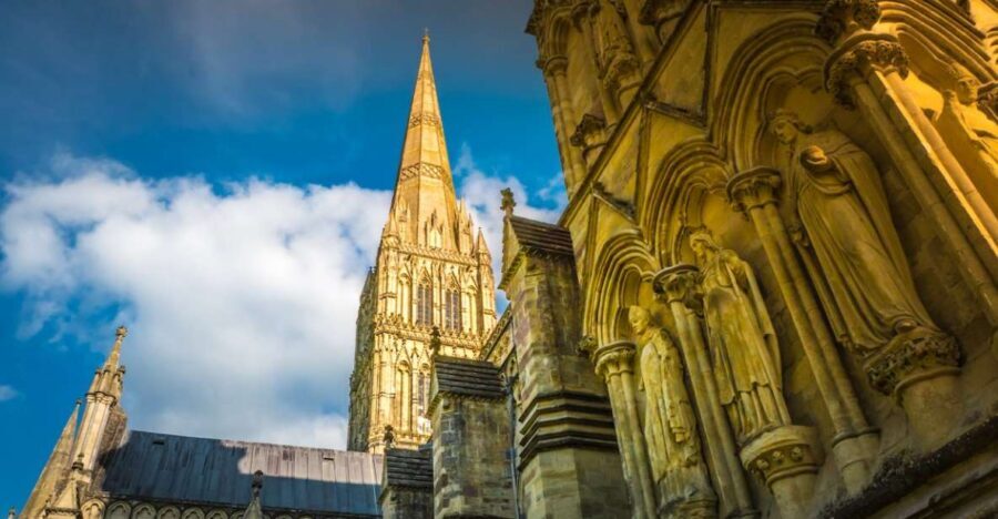 From Bath: Private Stonehenge and Salisbury Tour with Pickup - Key things that make this tour work