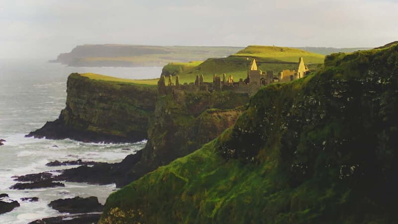From Belfast: Giants Causeway and the Walled City of Derry - Belfast pickup: the hidden value of not driving