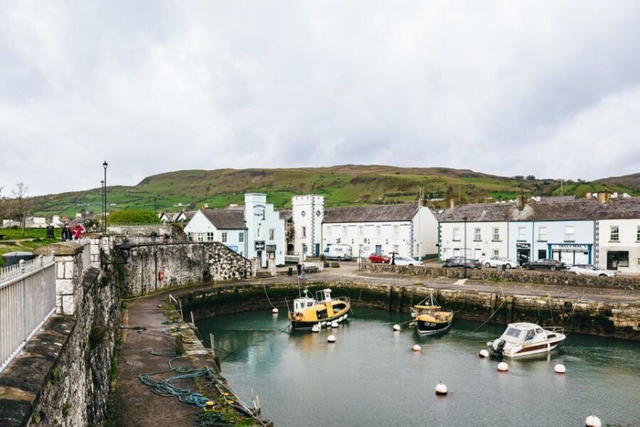 From Belfast: Giant's Causeway Full-Day Guided Trip - Old Bushmills Distillery: a short tasting-focused finish