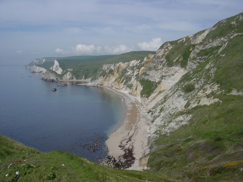 From Bournemouth: Lulworth Cove and Durdle Door Trip - From Bournemouth Coach Station to the Coast: Pier, Overcliff, Sandbanks, Poole
