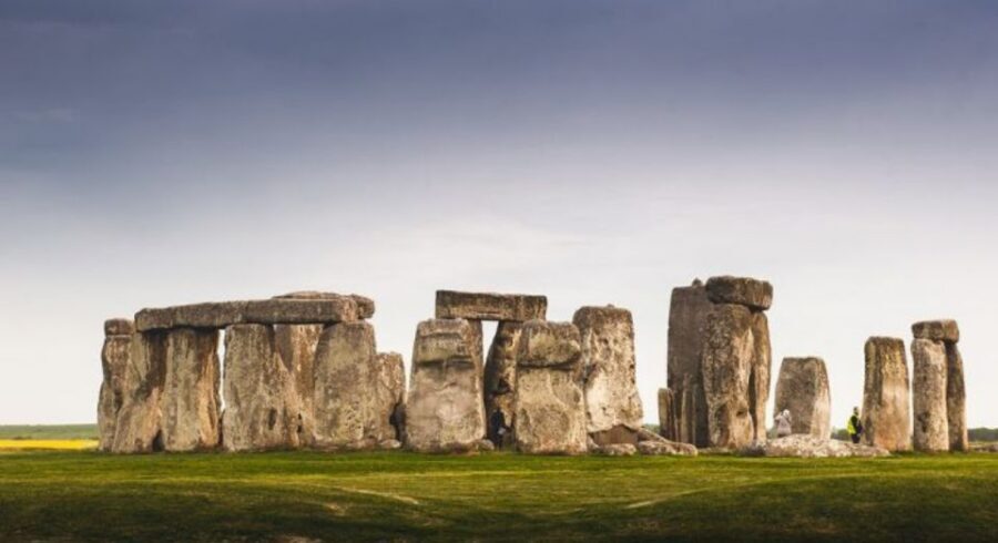 From Bristol: Stonehenge and Cotswold Villages Day Tour - Stonehenge: legends, scale, and how to spend your limited time