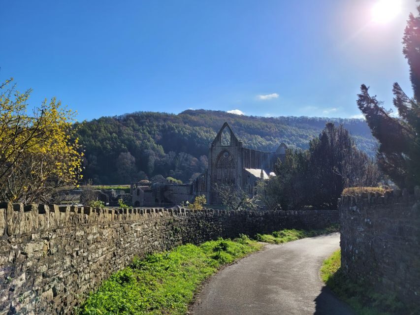From Cardiff: Guided Tour of Welsh Valleys - Chepstow Castle and town time above the River Wye