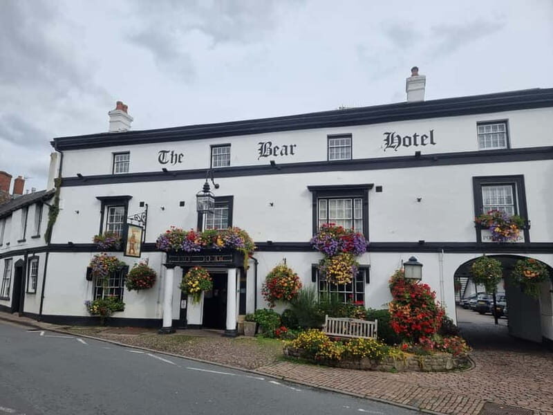 From Cardiff: Wye Valley and Brecon Beacons Full-Day Trip - What to bring for rain or shine (and how to avoid trip-day stress)