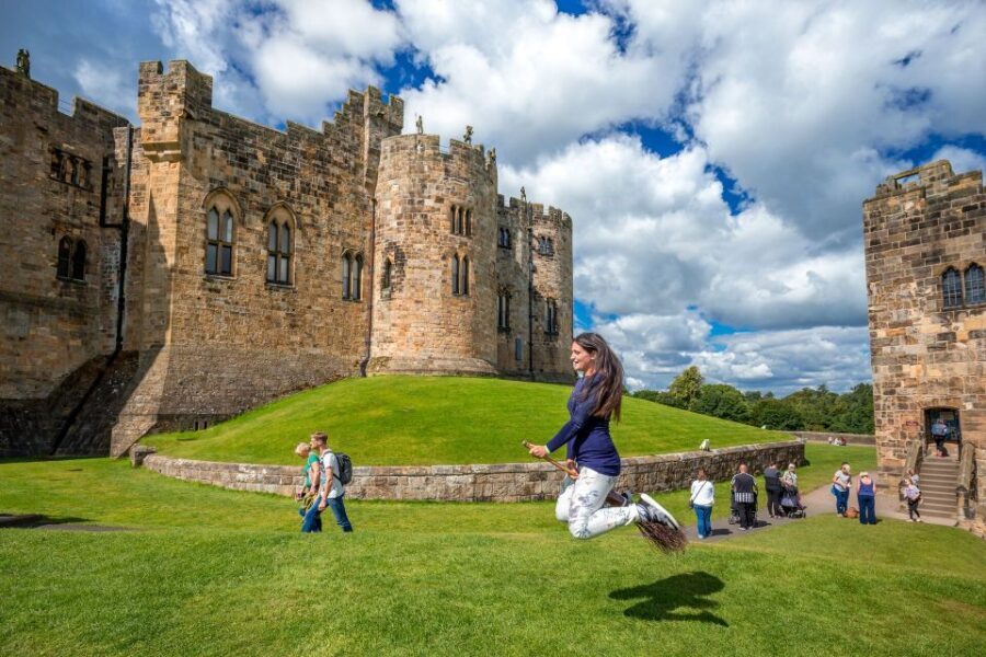 From Edinburgh: Day Trip to Bamburgh and Alnwick Castle - Audio guides and your headset: small tech, big payoff