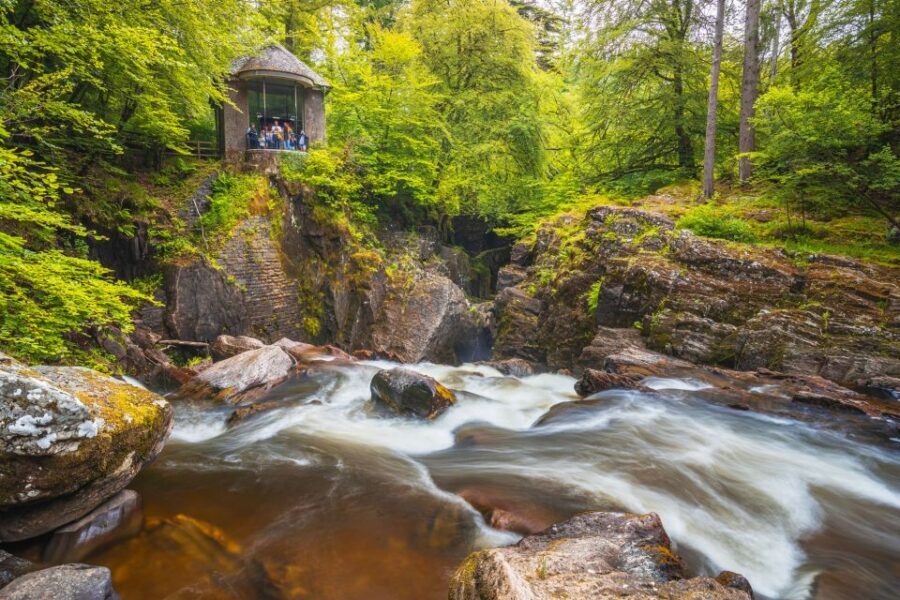From Edinburgh: Full Day Scottish Highlands and Whisky Tour - Audio guides and the guide team: how the storytelling works