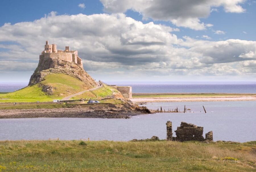 From Edinburgh: Holy Island, Alnwick Castle & Northumbria - Who should book this Holy Island and Alnwick Castle tour