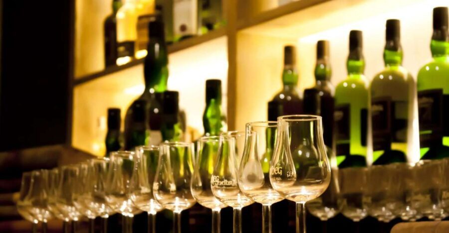 From Edinburgh: Islay and The Whisky Coast 4-Day Tour - How Bruichladdich or Bunnahabhain fits your taste: peated, unpeated, and salt