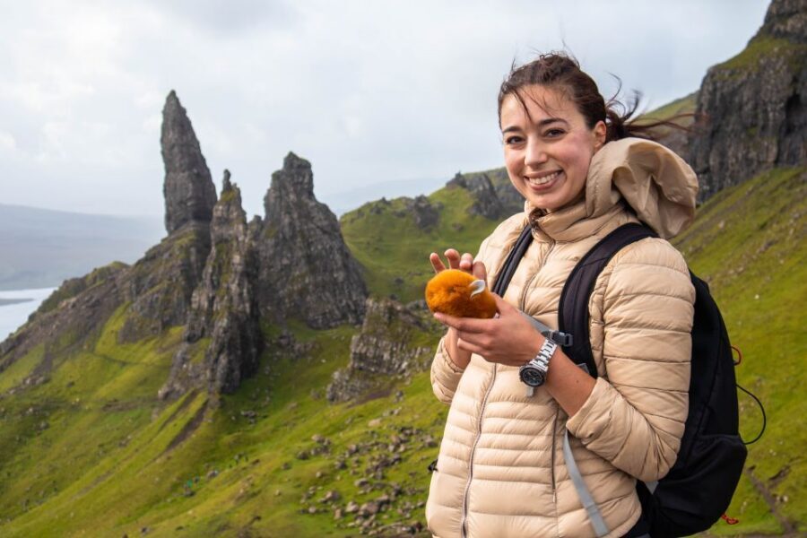 From Edinburgh: Isle of Skye and Outer Hebrides 6-Day Tour - Day 4: Harris beaches, a medieval church, a poignant memorial, and the ferry to Portree