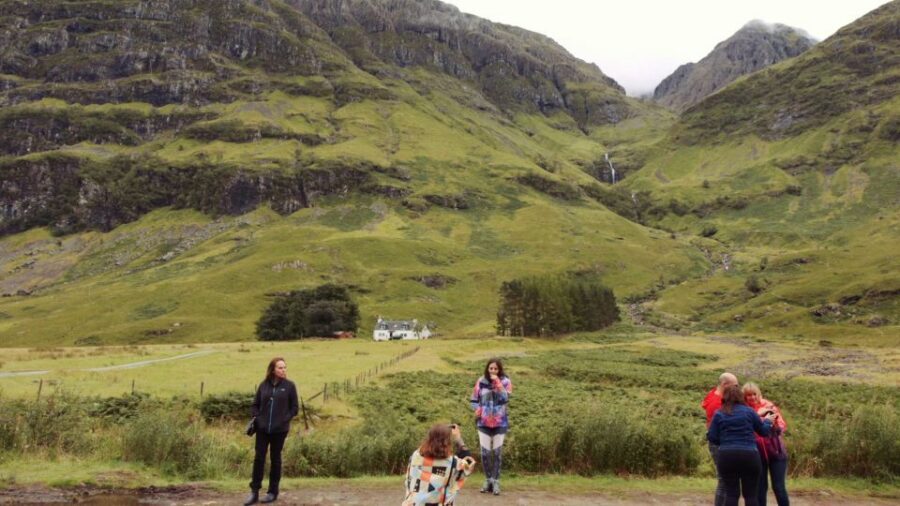 From Edinburgh: Loch Ness and Highlands Tour in Spanish - Stirling, Trossachs, and the short breaks that keep you comfortable