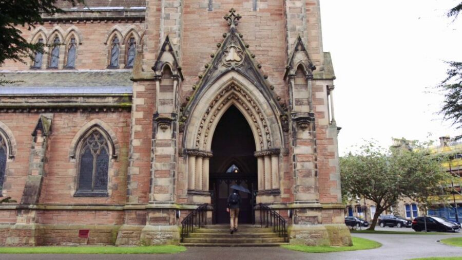 From Edinburgh: Loch Ness & Inverness Tour in Spanish - The drive toward Inverness: Ness, Moray Firth, and Saint Andrews from the road