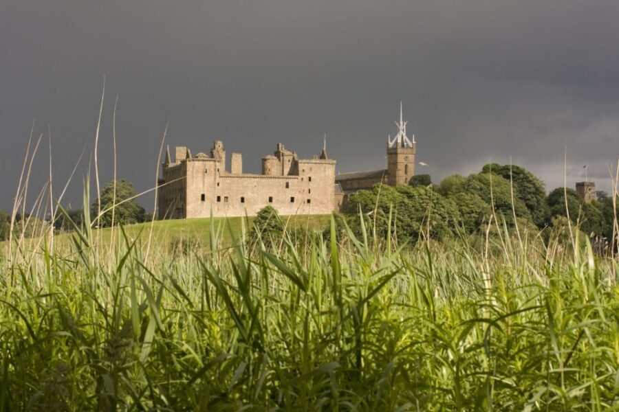 From Edinburgh: Outlander Full-Day Tour in Spanish - The 9.5-hour route: how to make the most of a packed day