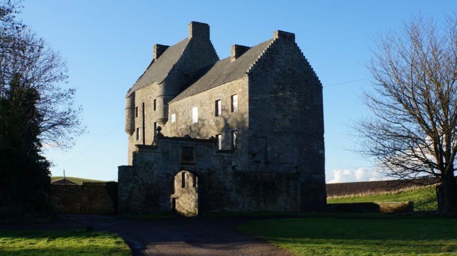 From Edinburgh: Outlander, Palaces, and Jacobites Day Trip - Getting out of Edinburgh: the morning run and first photo stops