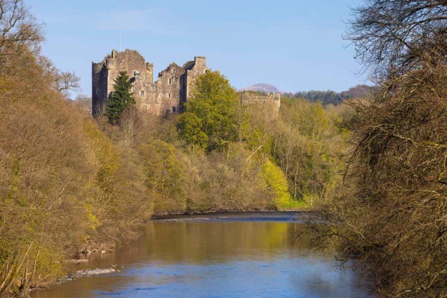 From Edinburgh: Private Outlander location tour - Midhope Castle and Lallybroch: your Outlander base layers