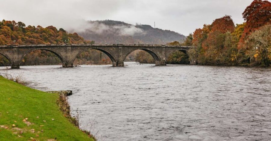 From Edinburgh: Scottish Highlands Tour with Whisky Tasting - Heading North From Edinburgh: Queensferry Crossing to Perthshire
