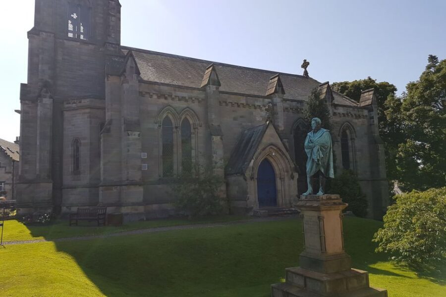 From Edinburgh: St Andrews and Fishing Villages of Fife Tour - Falkland, Outlander 1960s Inverness, and a quick photo reset