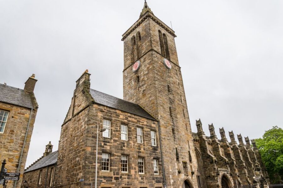 From Edinburgh: St Andrews & Fife's Fishing Villages - Falkland: Royal Palace Grounds and Outlander-Style Photo Corners
