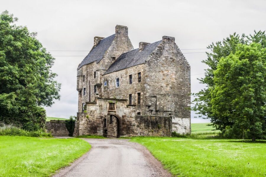 From Edinburgh: The Outlander Experience Guided Tour - Getting started: Apex Waterloo Place meetup and coach comfort