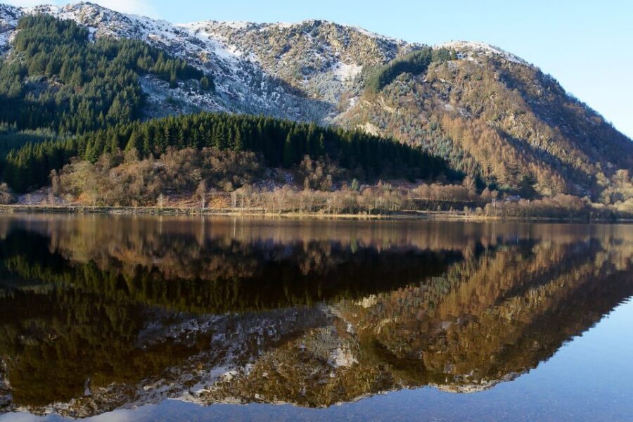 From Edinburgh: West Highland Lochs and Castles Day Trip - Lochside Luss: the coffee stop that feels like a mini holiday