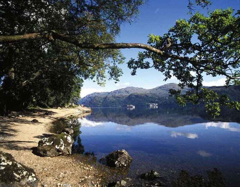 From Edinburgh: West Highlands, Castles & Lochs Day Tour - The road trip vibe: Stirlingshire, William Wallace, and Doune Castle