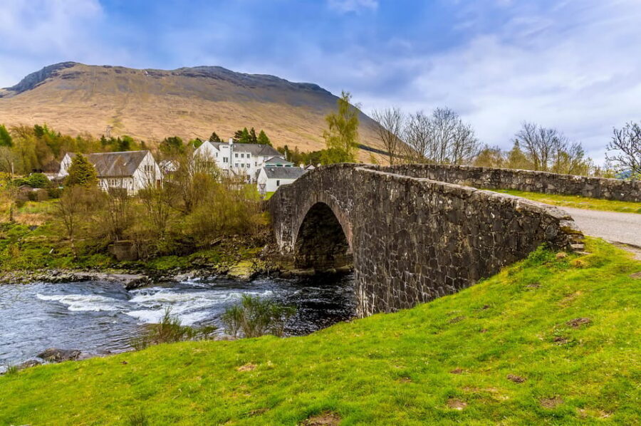 From Glasgow; Loch Lomond and Highlands Private Day Tour - Loch Fyne and Inverary Castle: seafood loch to village walks