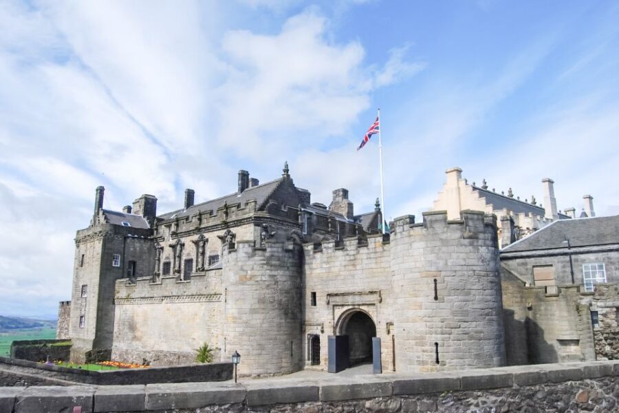 From Glasgow: Loch Lomond, Trossachs & Stirling Castle Tour - Aberfoyle Lunch Time in the Middle of It All