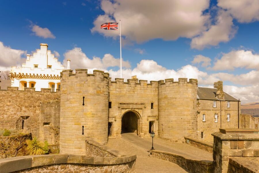From Glasgow: Loch Lomond, Trossachs & Stirling Castle Tour - Callander Coffee Stop: A Quick Reset Before Stirling
