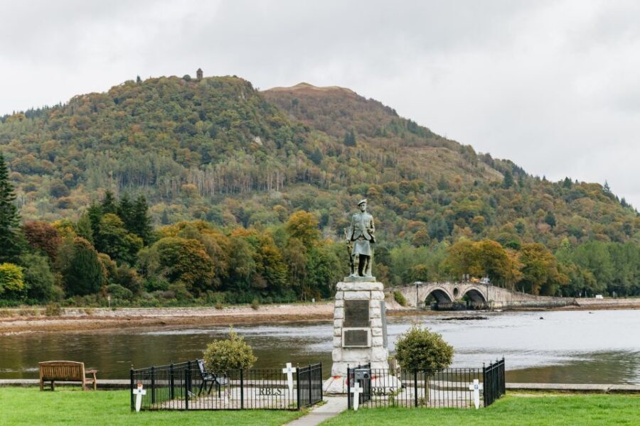From Glasgow: Oban, Glencoe, Highland Lochs & Castles Tour - Inveraray: Georgian streets, Loch Fyne, and castle-adjacent charm