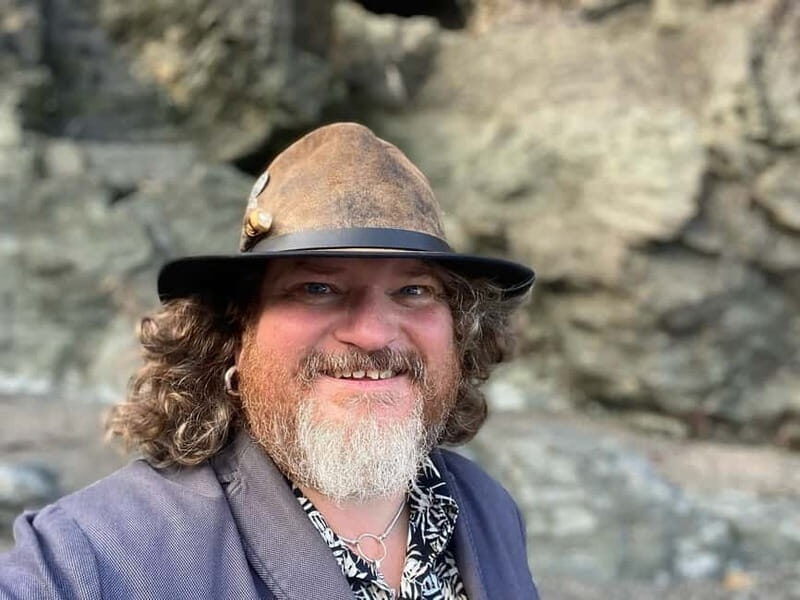 From Glastonbury: The Spirit of Stonehenge and Avebury - From Glastonbury to Stonehenge: why the day feels different