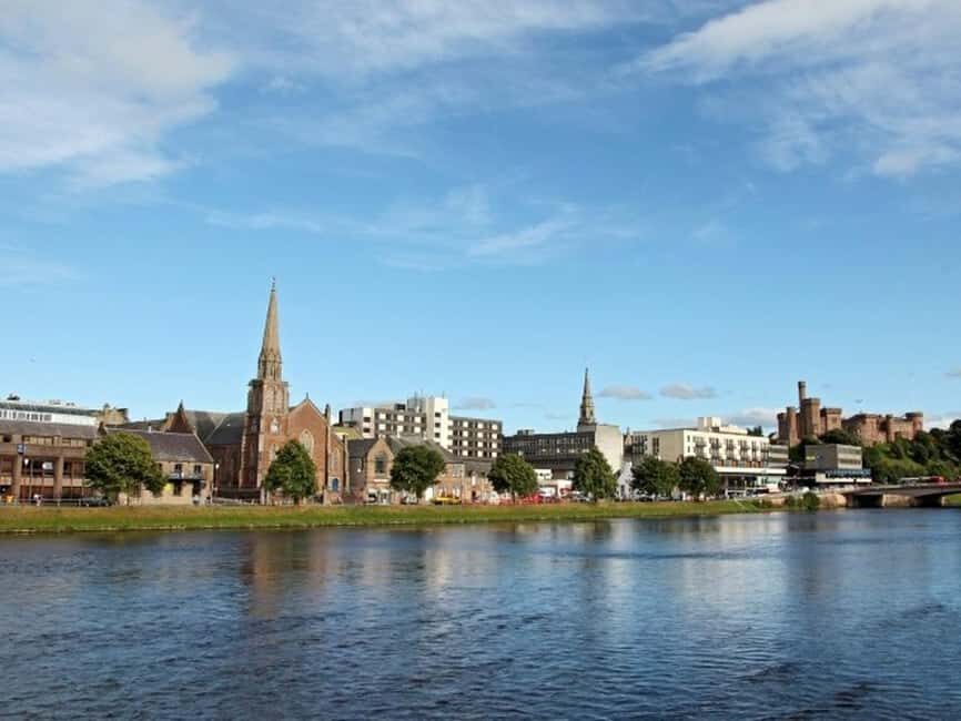 From Invergordon: Loch Ness, Inverness & Cawdor Castle Tour - Loch Ness photo stop: iconic waters, simple timing, real camera time