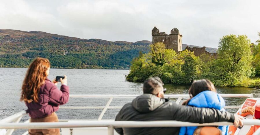 From Inverness: Loch Ness Guided Day Trip - From Ardross Street to the Caledonian Canal: starting with the right scenery