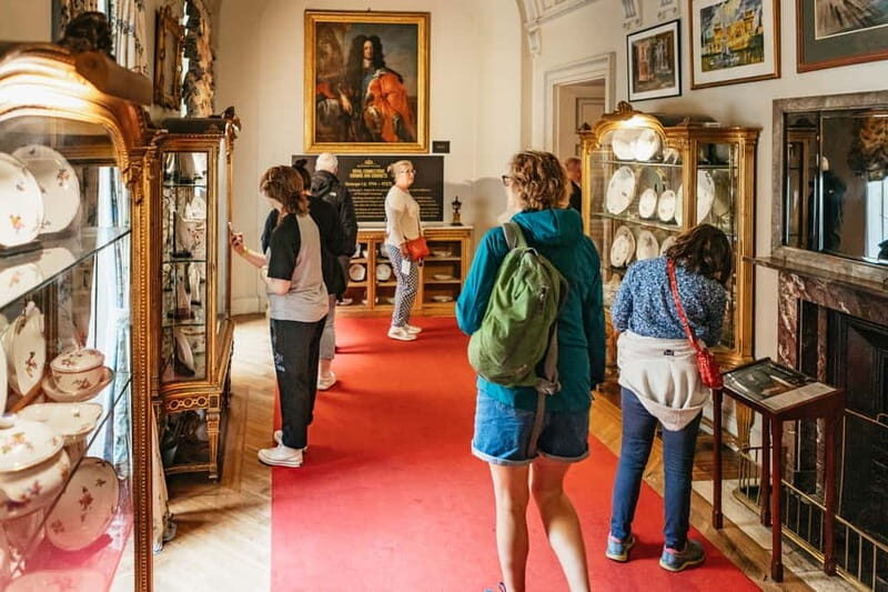 From London: Cotswolds, Blenheim Palace & Downton Abbey - Cotswolds panoramic tour: why the coach section matters