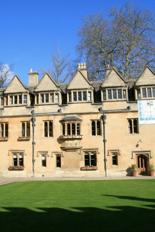 From London: Cotswolds Villages Small Group Day Tour - Meeting point and the mini-coach comfort factor