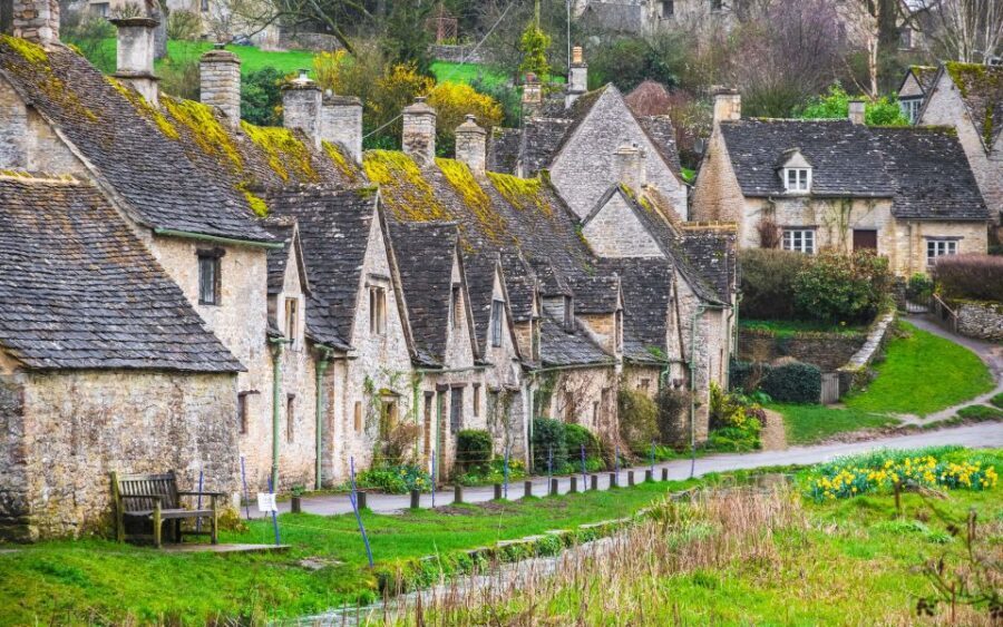 From London: Full-Day Cotswolds Small-Group Tour - Riding the lanes: the minibus experience and what you get from the guide