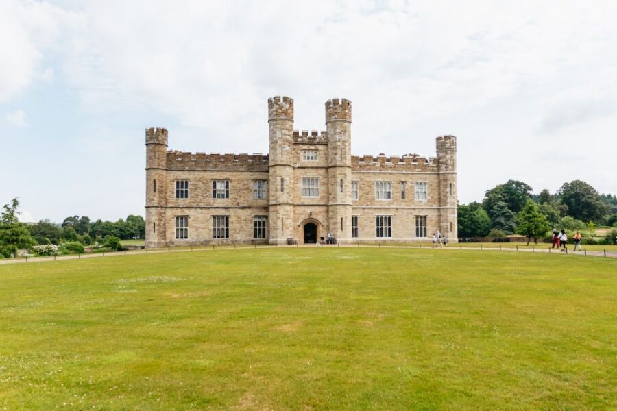 From London: Leeds Castle, Canterbury Cathedral & Dover - Canterbury Cathedral with Vox Radioguide: how the headset makes it click