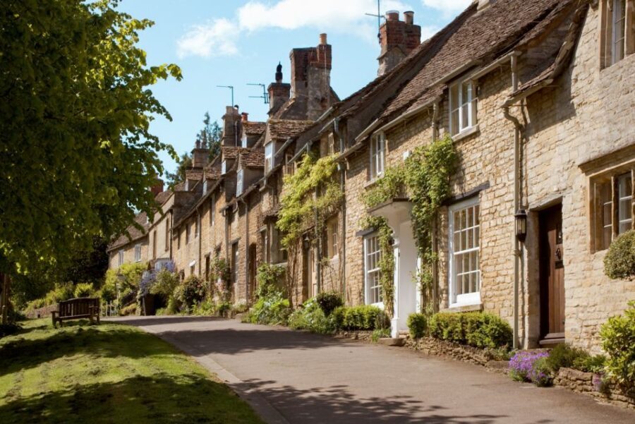 From London: Oxford and Cotswolds Villages Day Trip - Burford, the Gateway to the Cotswolds market-town moment
