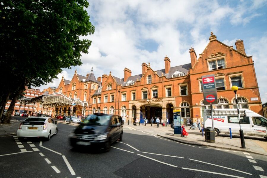 From London: Oxford by Rail & Harry Potter Insights Tour - The Harry Potter Highlights walking tour in Oxford streets