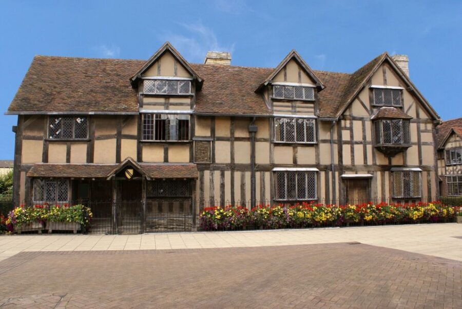 From London: Oxford, Stratford-upon-Avon & Cotswolds Trip - Stratford-upon-Avon: More Than Shakespeare Trivia on a Market-Town Stroll