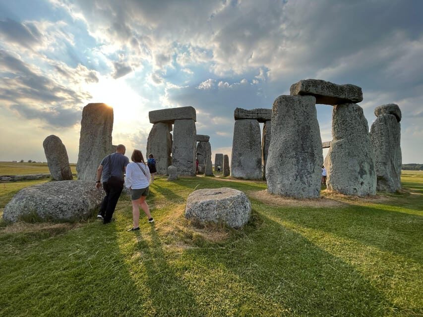From London: Private Stonehenge Sunrise Viewing & Bath - The 5:30 AM start: why the early coach ride actually pays off