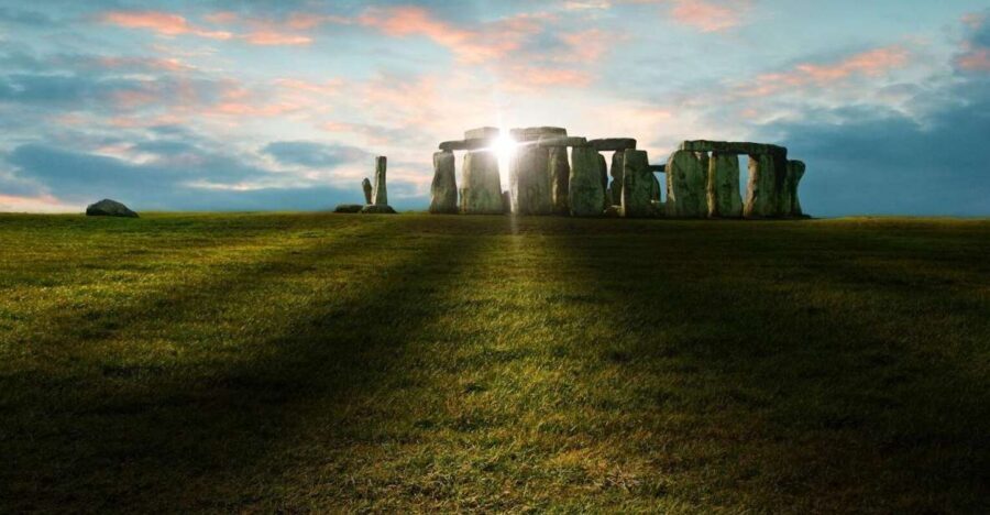 From London: Private Stonehenge Sunrise Viewing & Bath - Roman Baths Museum: the best way to make Bath history make sense