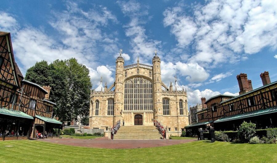 From London: Royal Windsor Afternoon Tour - St George’s Chapel: Gothic ceiling and royal tombs