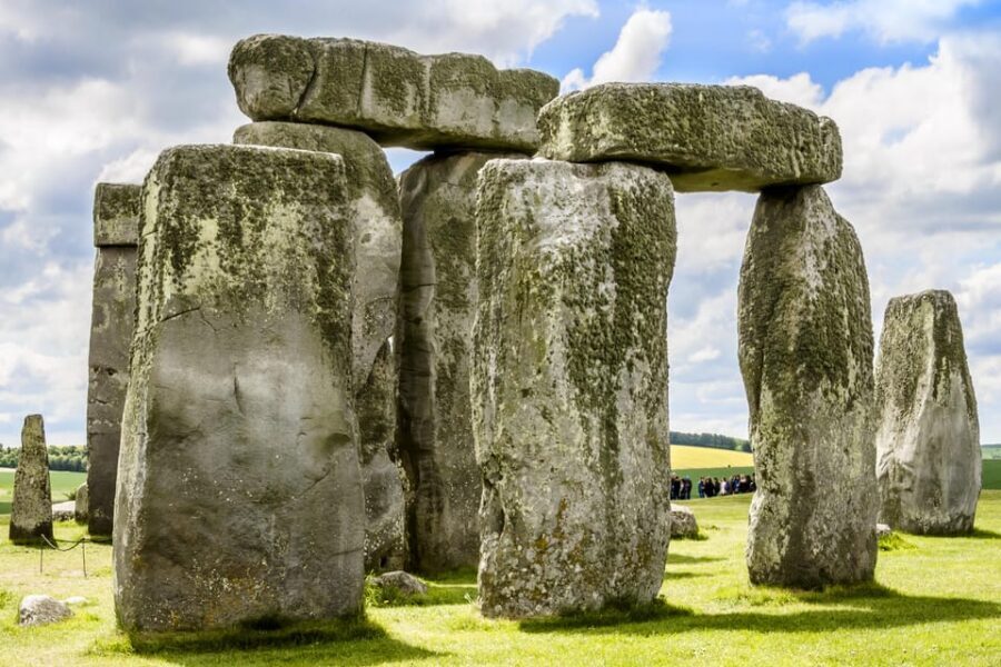 From London: Small Group Stonehenge, Bath & Cotswolds Tour - A Small-Group Day Trip for Big-Hit England: Stonehenge, Bath & Castle Combe