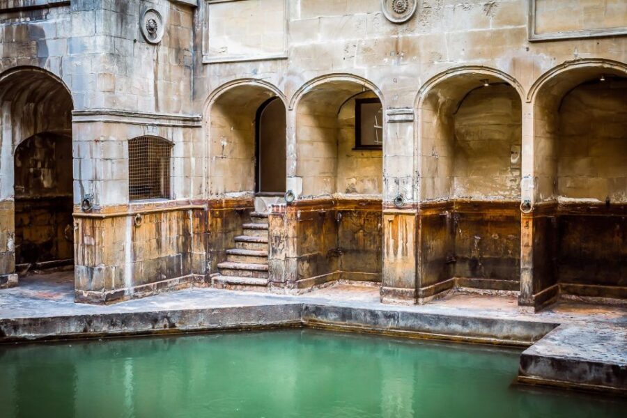 From London: Stonehenge and Bath Day Trip with Ticket - Entering Stonehenge: express entry, shuttle timing, and the audio app