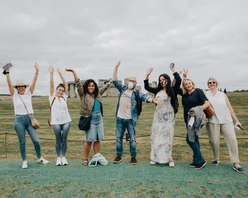 From London: Stonehenge and Bath Full-Day Tour with Guide - Coach comfort, guide style, and the small details that change the day