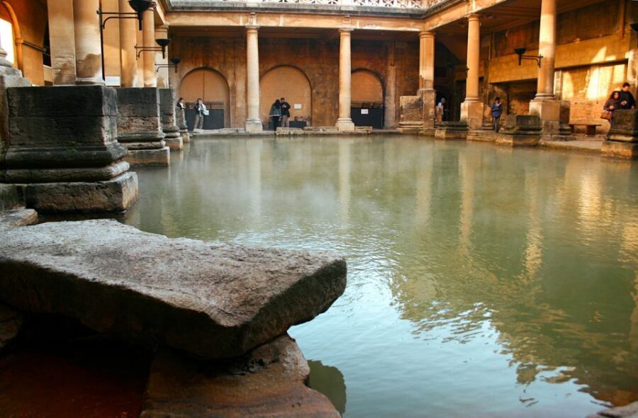 From London: Stonehenge and Bath Private Full-Day Trip - Price and value: what $1,065 per group really covers