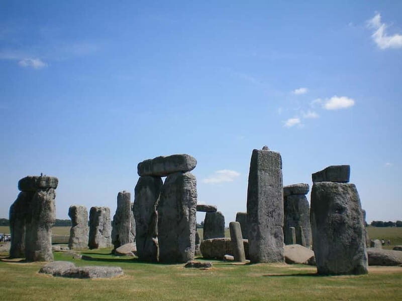 From London: Stonehenge and Oxford Day Tour With Admission - Stonehenge Arrival: Skip-the-Line Plus Real Time at Salisbury Plain