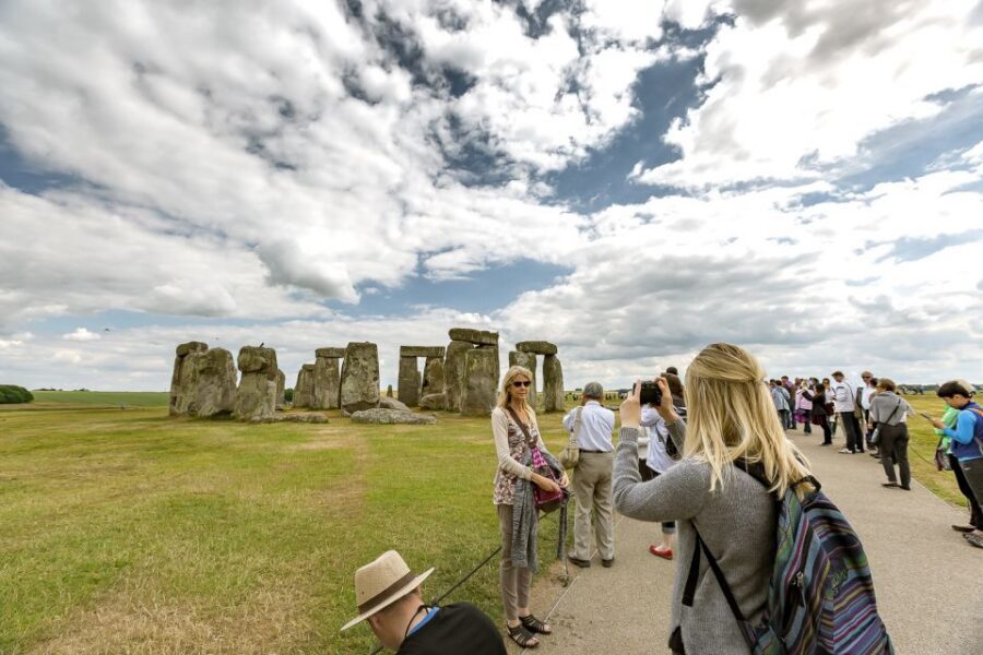 From London: Stonehenge Half-Day Tour - How the half-day schedule actually plays out (6 hours, with real time for photos)